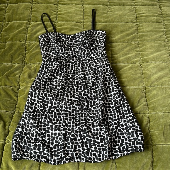 White House Black Market Dresses & Skirts - White House Black Market 100% silk mini dress